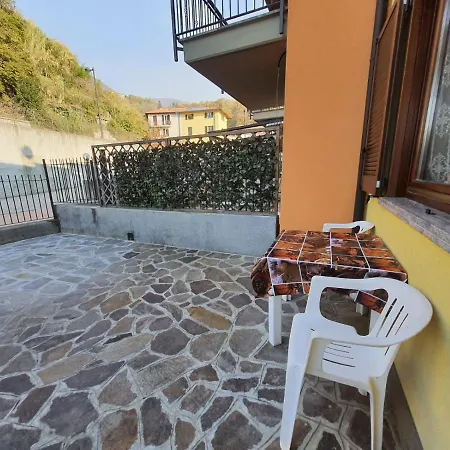 Residenza La Cascata דירה קאלולציוקורטה